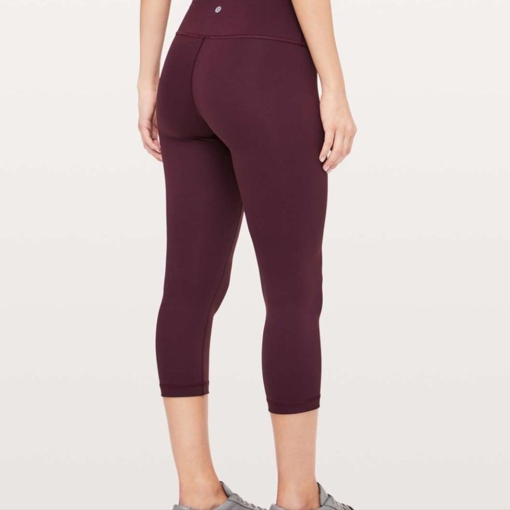 Lululemon Wunder Under Cropped Red Merlot Colored Leggings Size  6